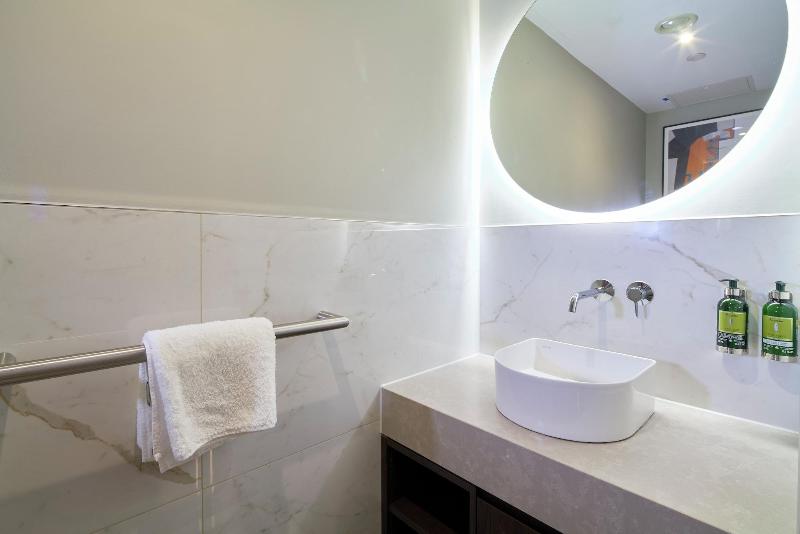 Cheval Phoenix House - Oda