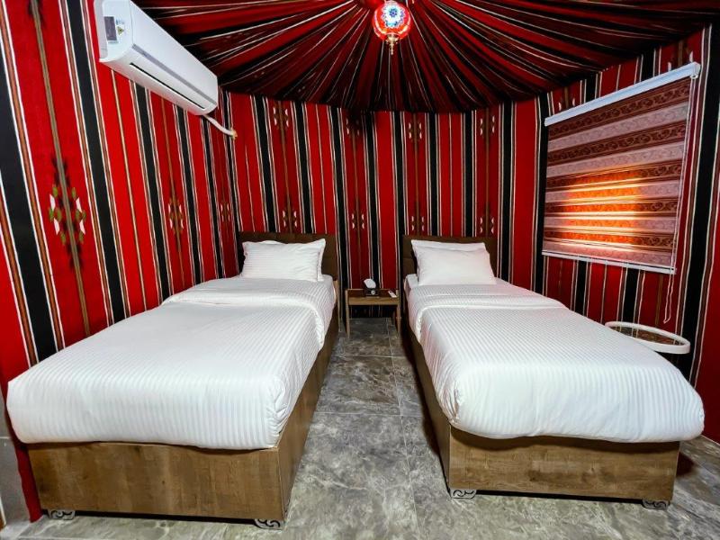 Little Petra Bedouin Camp - Oda