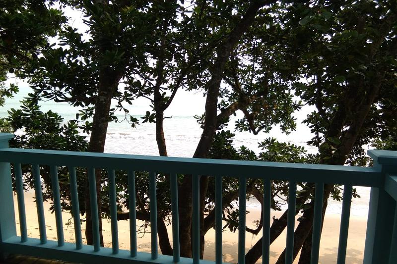 Kondominium Pantai Pasir Putih Carita By Zuzu - Genel