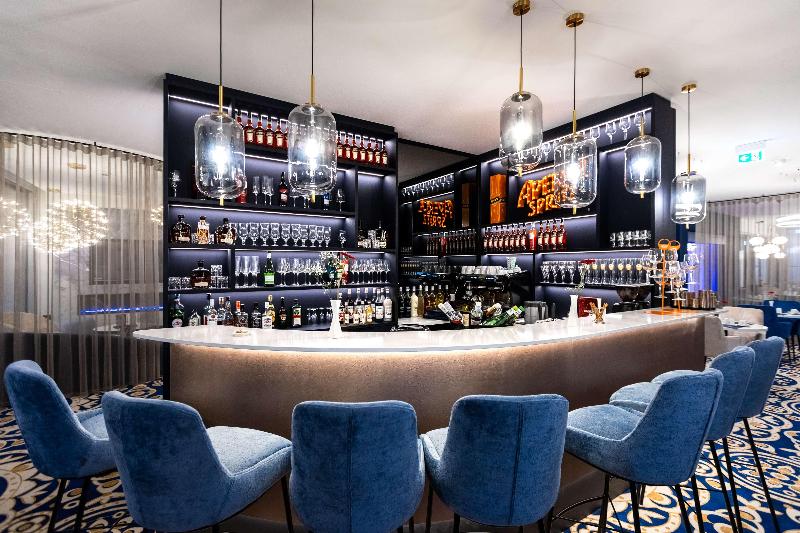 Best Western Premier Royal Blue - Bar