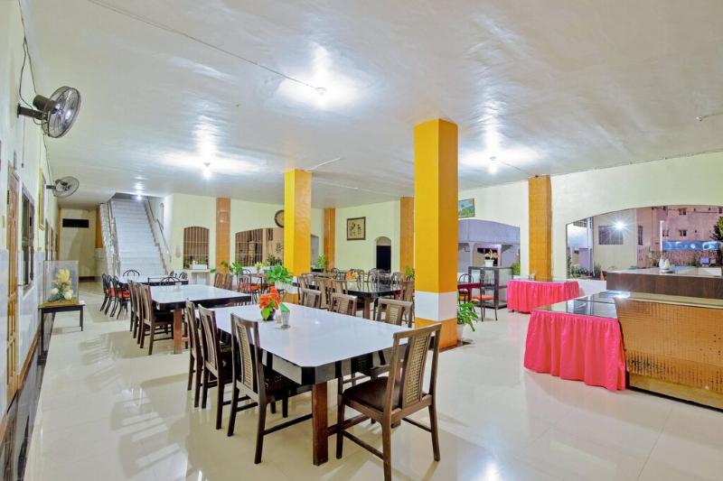 Malibou Hotel Medan By Zuzu - Lobi