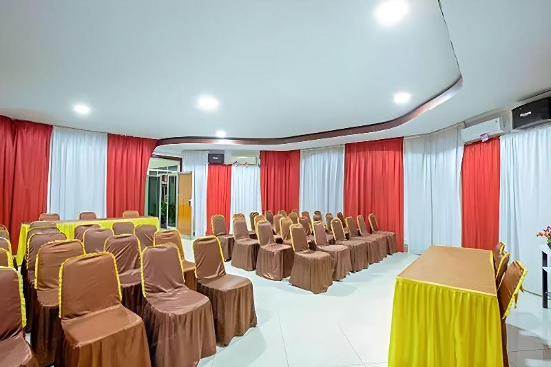 Malibou Hotel Medan By Zuzu - Toplantı