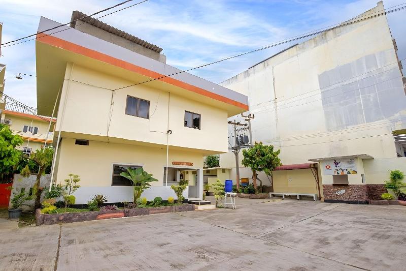 Malibou Hotel Medan By Zuzu - Genel