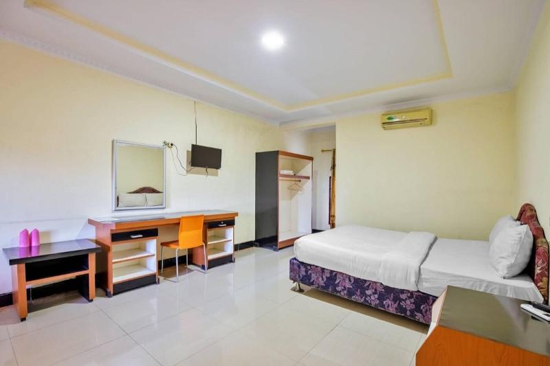 Malibou Hotel Medan By Zuzu - Oda