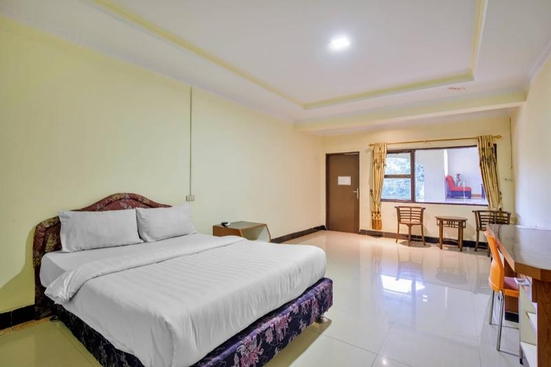 Malibou Hotel Medan By Zuzu - Oda