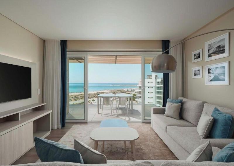 Dom Pedro Residences - Oda