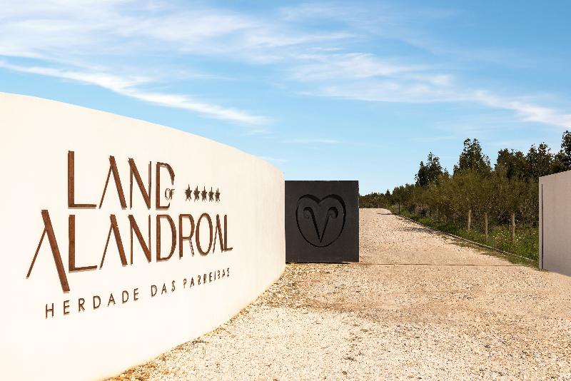 Land Of Alandroal - Genel