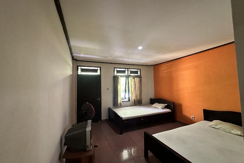 Hotel Warta Sari By Zuzu - Oda