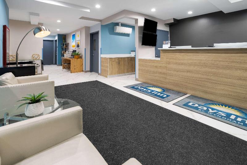 Days Inn By Wyndham Staten Island - Lobi