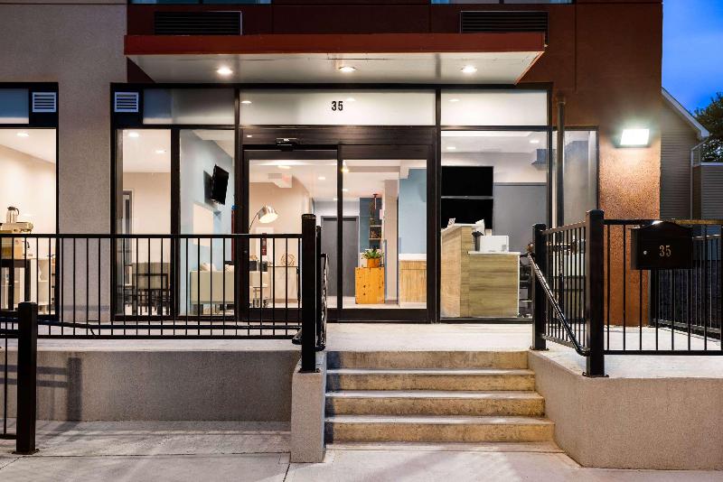 Days Inn By Wyndham Staten Island - Genel