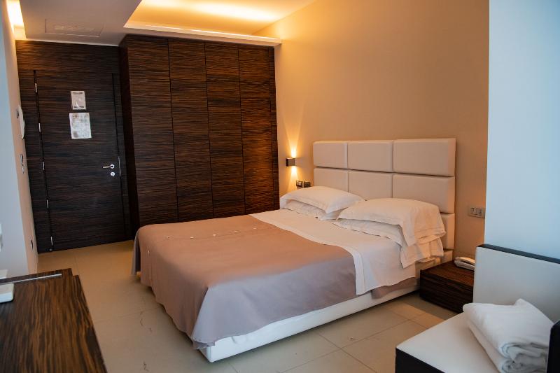 White Hotel Vieste - Oda