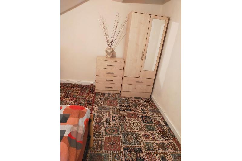 Paradise Apartment- Female Only - Oda