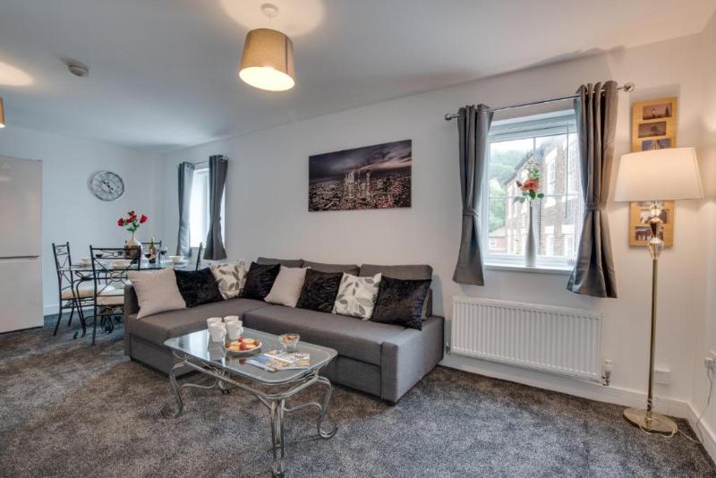 Apartments in Skinningrove - Lobi