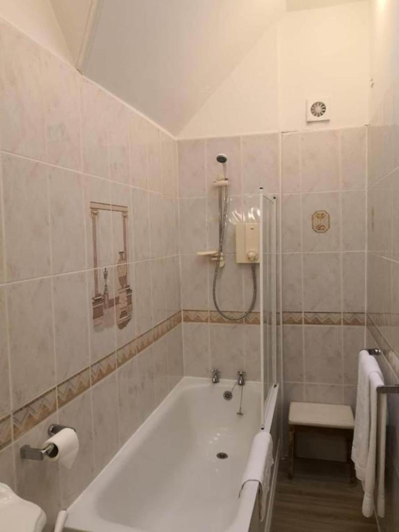Oyo Dunmar House Hotel - Oda