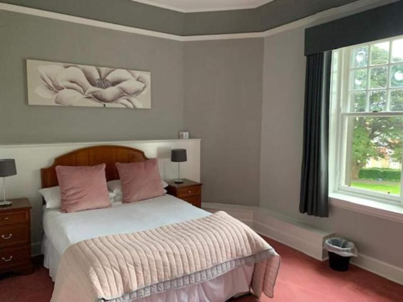 Oyo Dunmar House Hotel - Oda