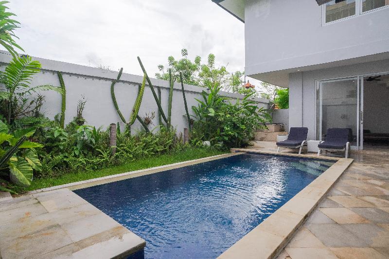 Villa Blue Margarita Canggu By Zuzu - Havuz