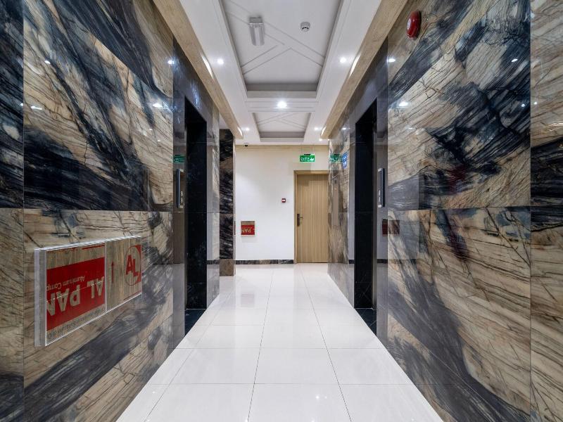 Oyo Townhouse 156 Rose Hotel Apartments - Lobi