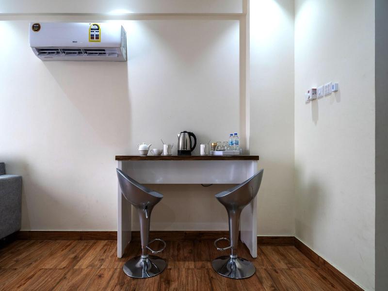 Oyo Townhouse 156 Rose Hotel Apartments - Oda