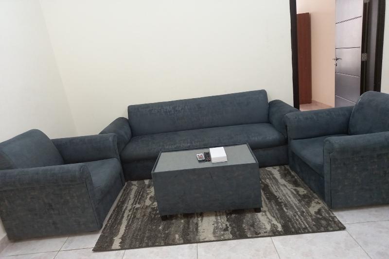 Super Oyo 147 Babylon Furnished Apartment - Oda