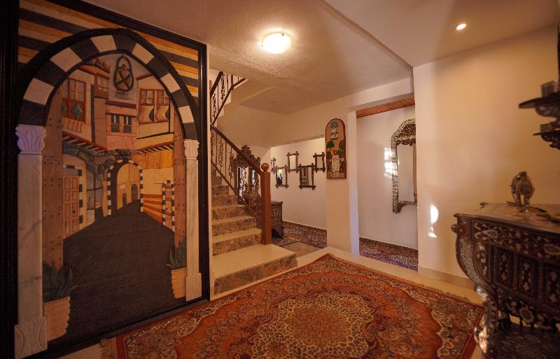 Petra Plaza Hotel - Lobi