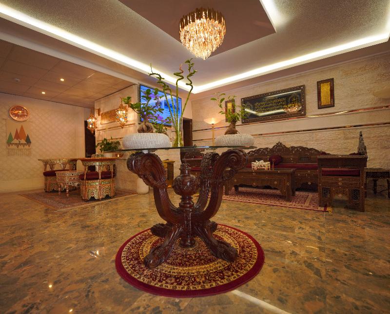 Petra Plaza Hotel - Lobi