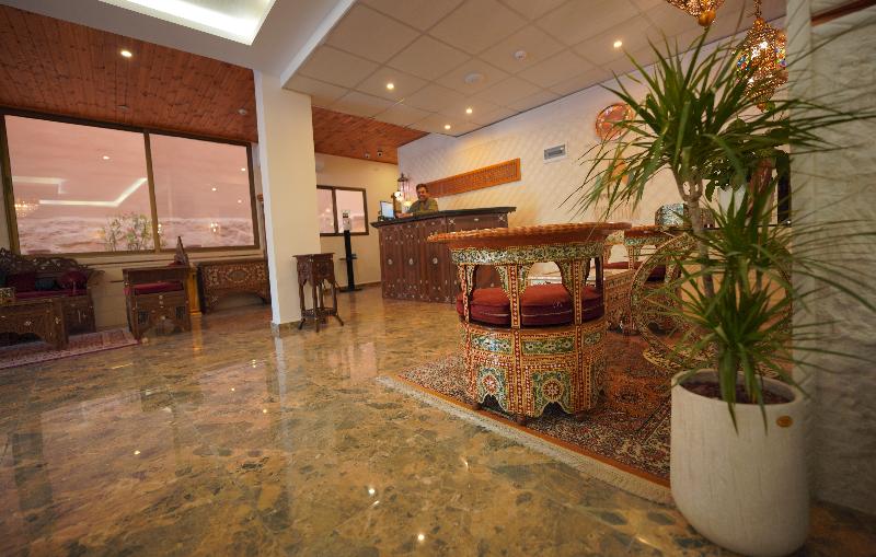 Petra Plaza Hotel - Lobi