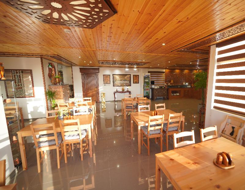 Petra Plaza Hotel - Restoran