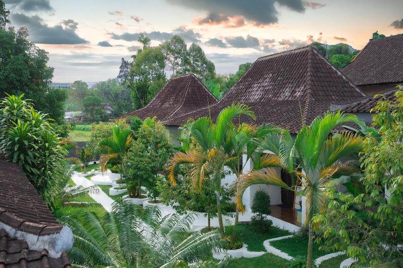 Nirvana Hotel Resort Tetebatu - Genel