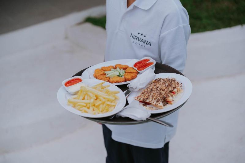 Nirvana Hotel Resort Tetebatu - Restoran