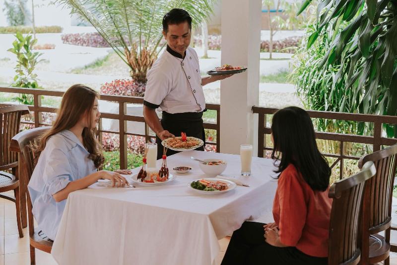 Nirvana Hotel Resort Tetebatu - Restoran