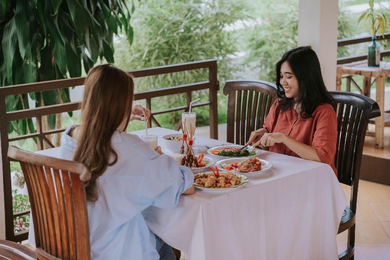 Nirvana Hotel Resort Tetebatu - Restoran