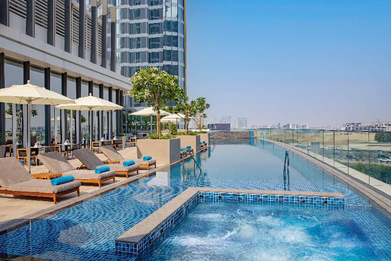 Embassy Suites by Hilton Dubai Business Bay - Havuz