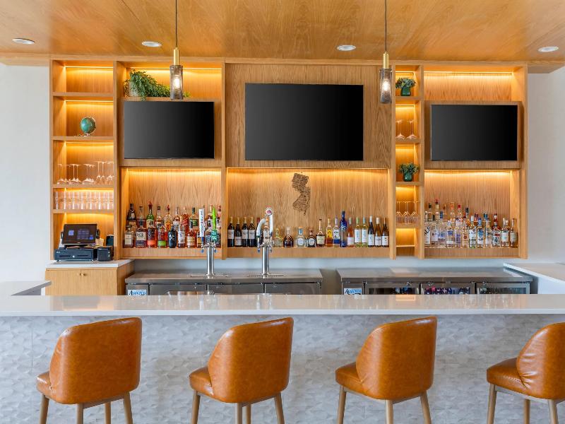 Comfort Inn&Suites Newark Liberty IntL. Airport - Bar