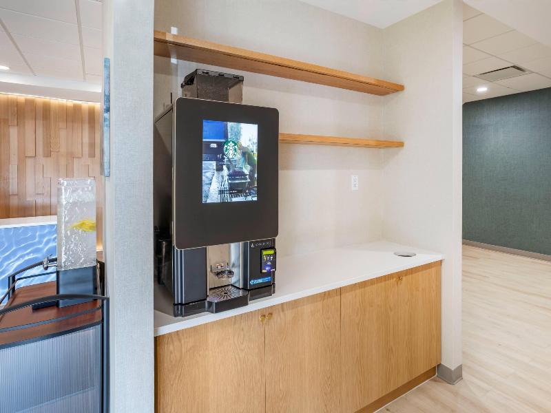 Comfort Inn&Suites Newark Liberty IntL. Airport - Restoran