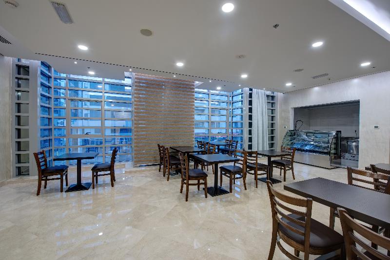 Center Hotel Sharjah - Bar