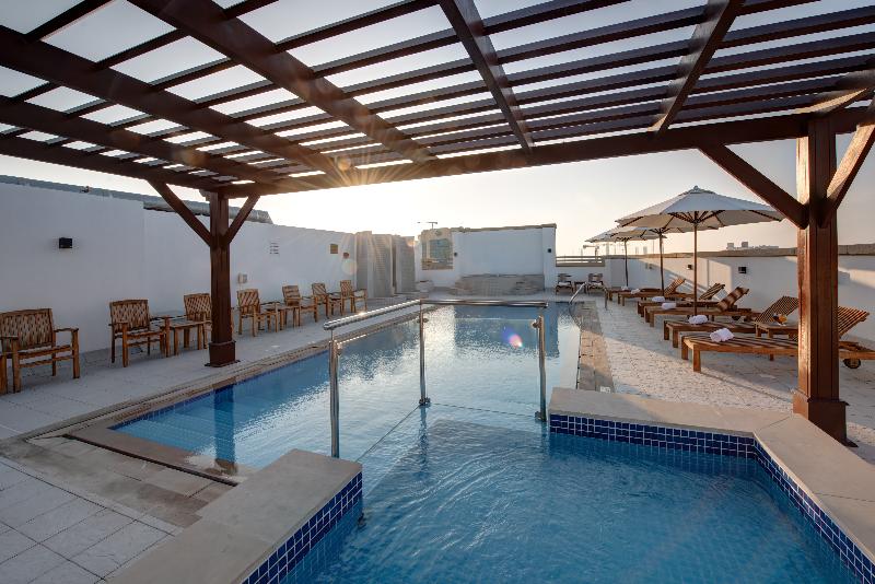 Center Hotel Sharjah - Havuz