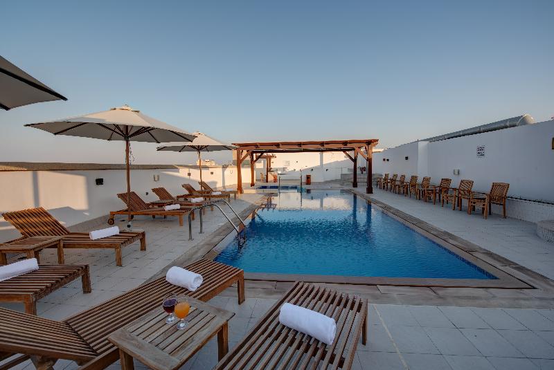 Center Hotel Sharjah - Havuz