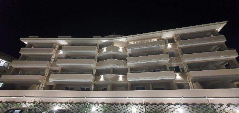 Middle Town Palace - Genel