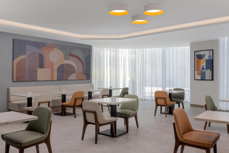 Staybridge Suites Dubai Business Bay - Restoran