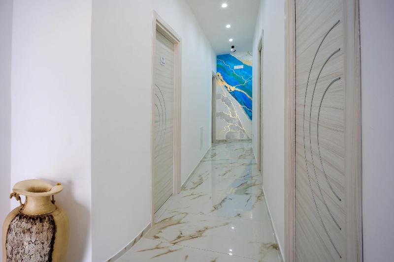 Reddimus Guest House - Lobi