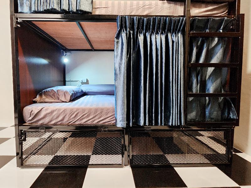 Noir Cafe And Hostel Chinatown - Oda