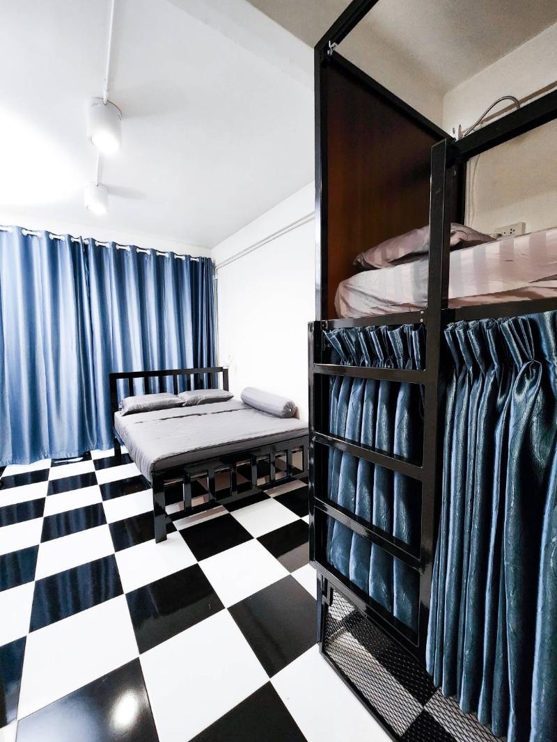 Noir Cafe And Hostel Chinatown - Oda