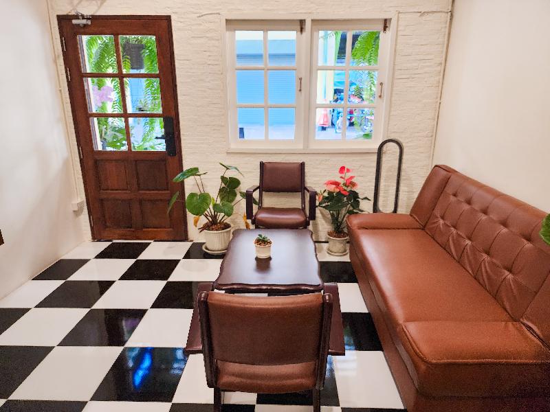 Noir Cafe And Hostel Chinatown - Oda