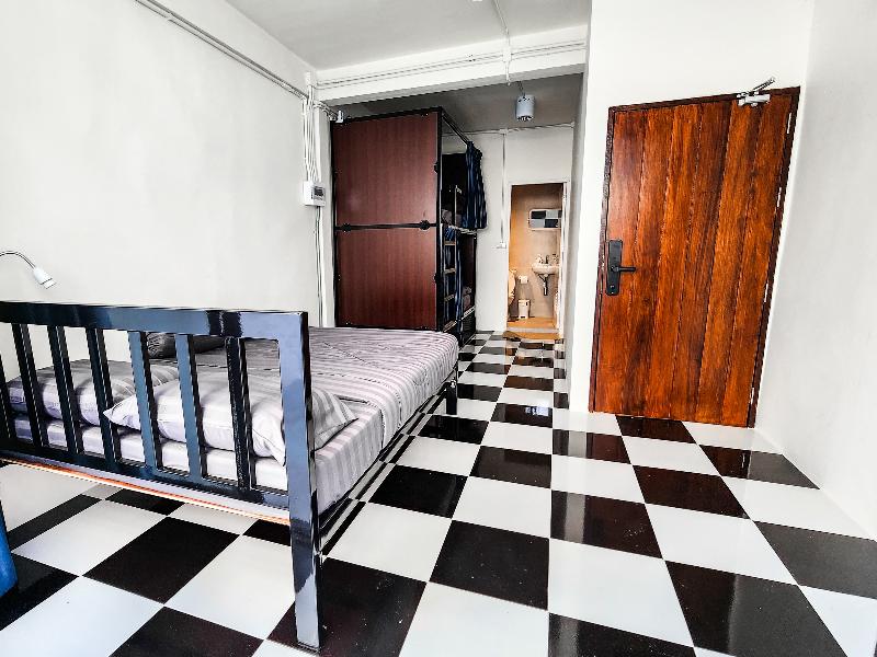 Noir Cafe And Hostel Chinatown - Oda