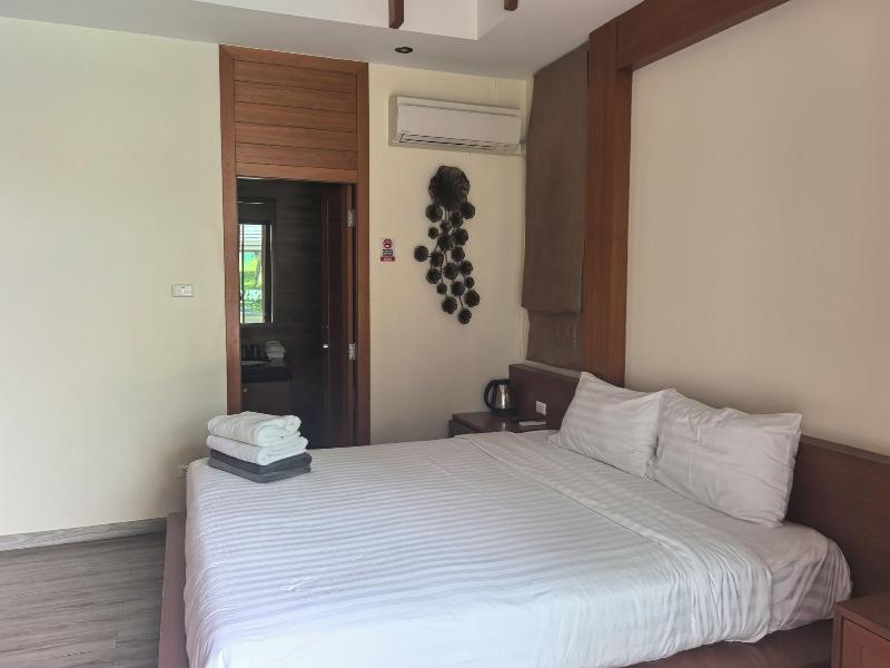 Phuket Meet Holiday Hotel - Oda