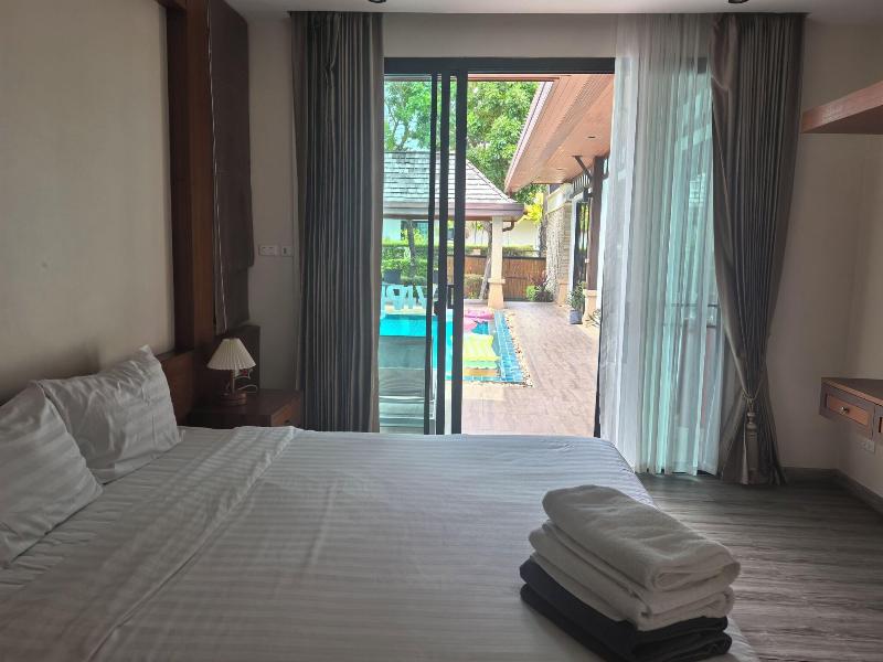 Phuket Meet Holiday Hotel - Oda