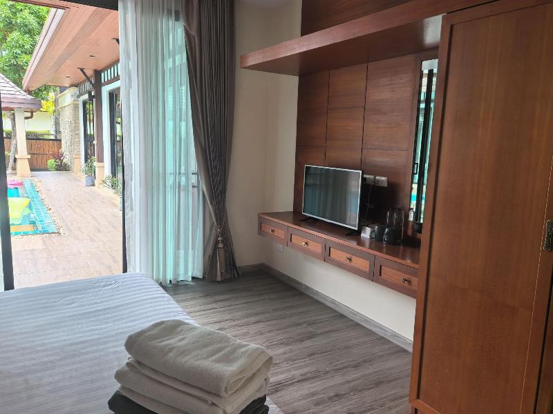 Phuket Meet Holiday Hotel - Oda