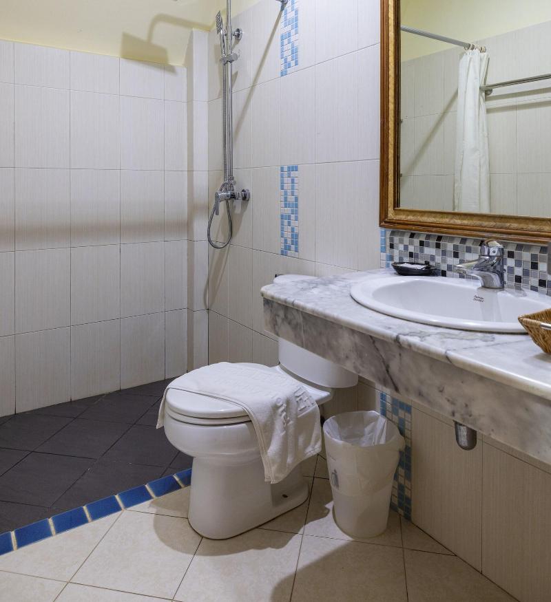 Phuket Meet Holiday Hotel - Oda