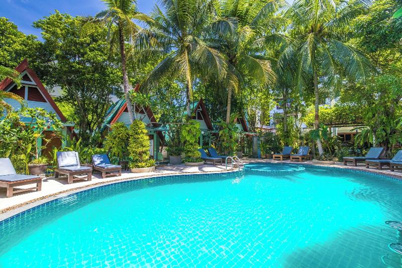Phuket Meet Holiday Hotel - Havuz