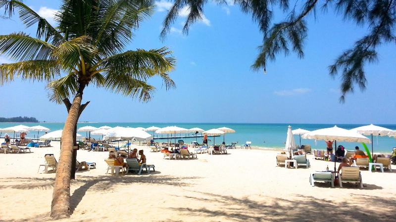 Phuket Meet Holiday Hotel - Plaj